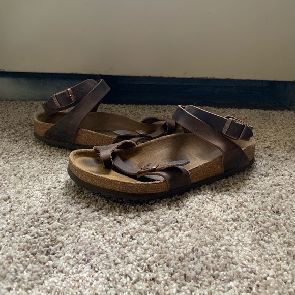 Birkenstock’s Yara - Picture 2 of 3